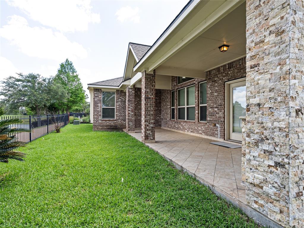 2513 Crestmoon Court, Houston, Texas image 8