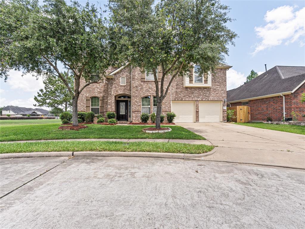2513 Crestmoon Court, Houston, Texas image 1