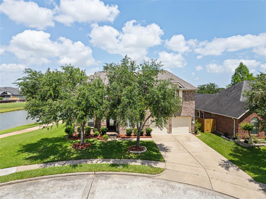 2513 Crestmoon Court, Houston, Texas image 4