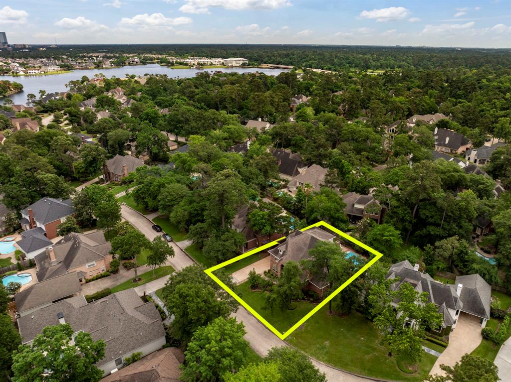 27 Wood Cove Drive, The Woodlands, Texas image 37