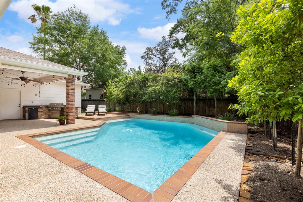 27 Wood Cove Drive, The Woodlands, Texas image 33