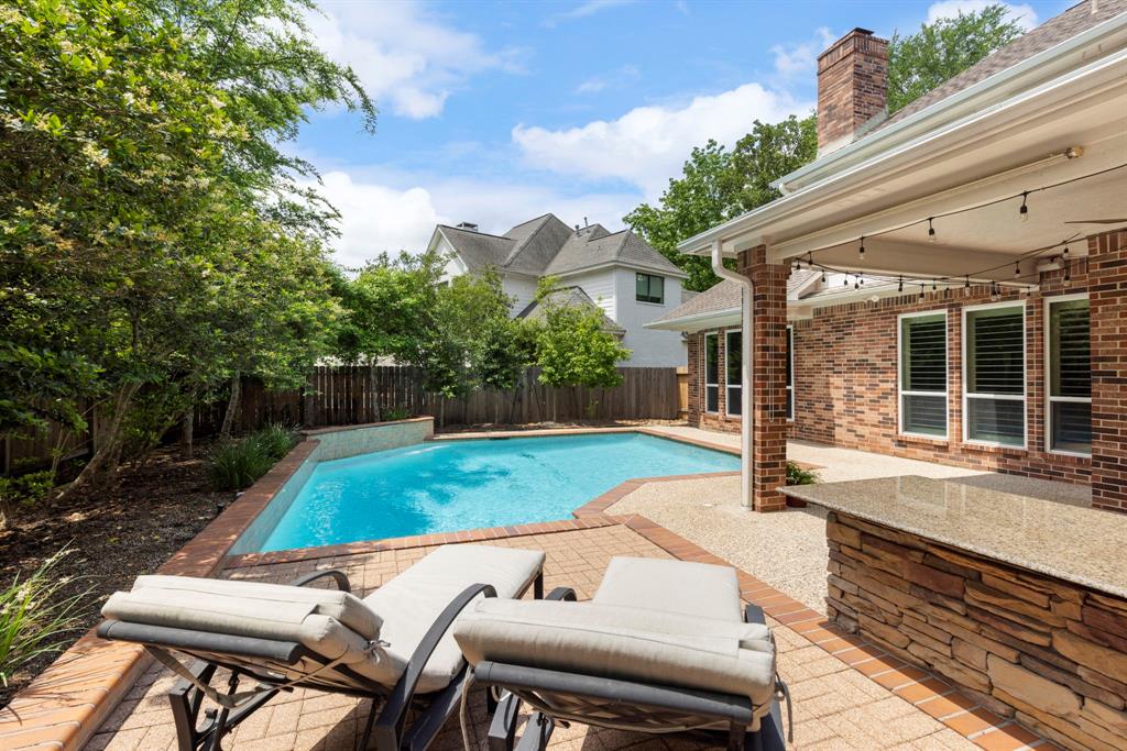 27 Wood Cove Drive, The Woodlands, Texas image 32