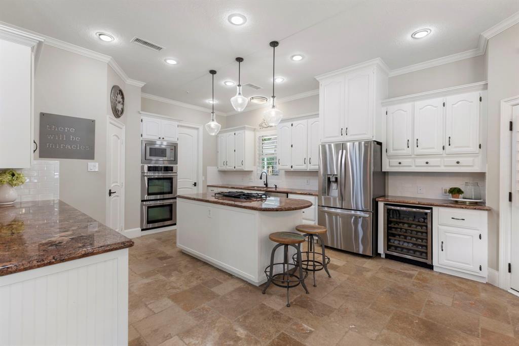 27 Wood Cove Drive, The Woodlands, Texas image 13