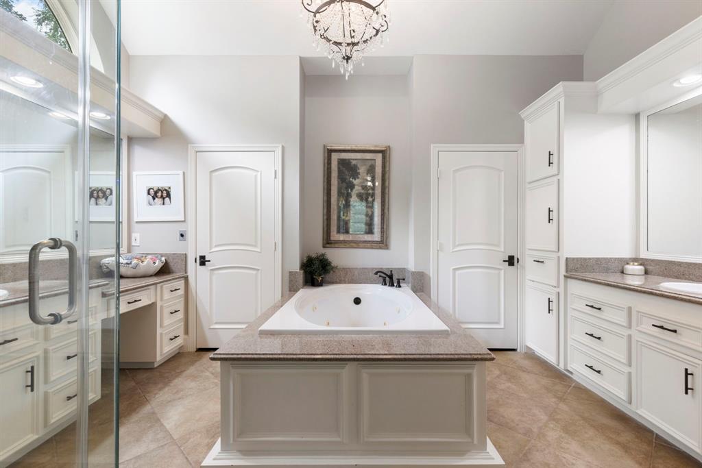 27 Wood Cove Drive, The Woodlands, Texas image 21