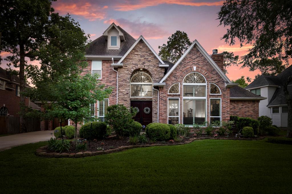 27 Wood Cove Drive, The Woodlands, Texas image 1