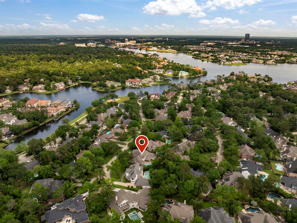 27 Wood Cove Drive, The Woodlands, Texas image 38