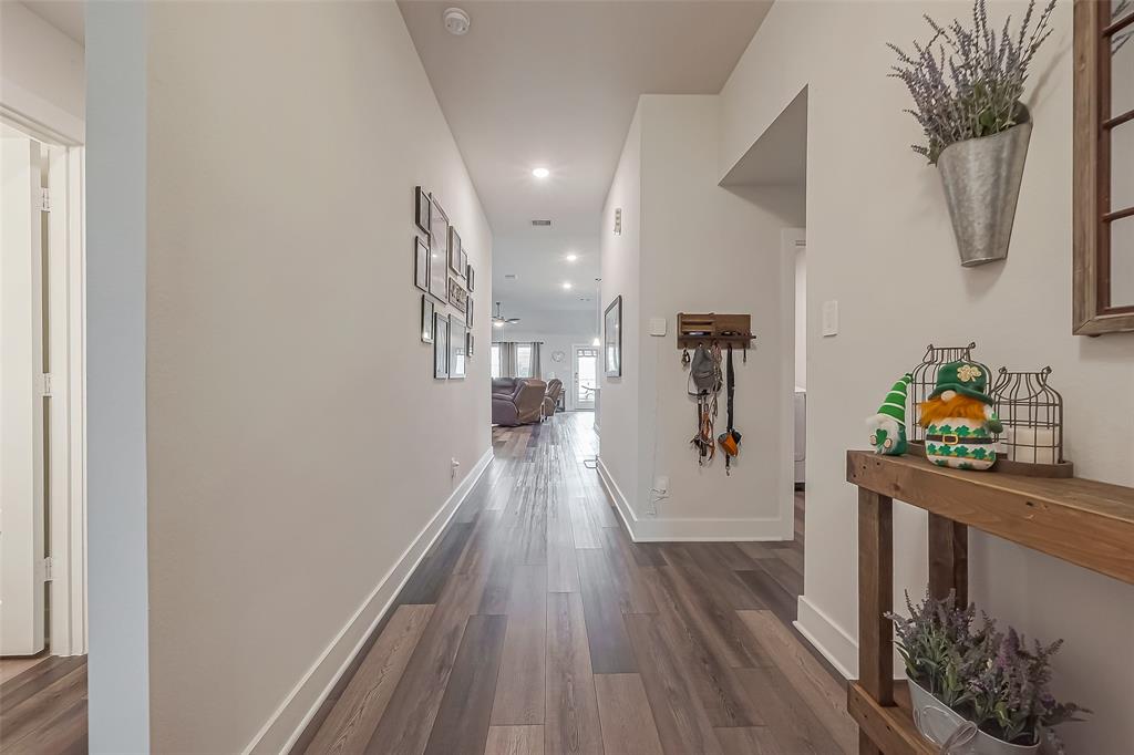 9817 N Goshawk Trail, Conroe, Texas image 4