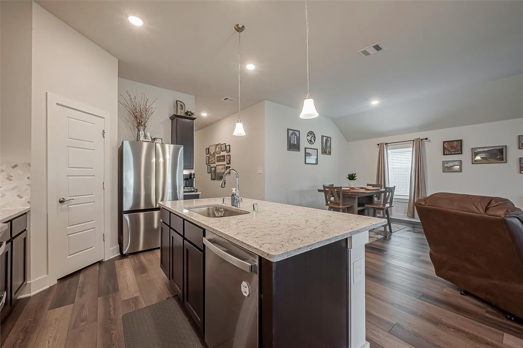 9817 N Goshawk Trail, Conroe, Texas image 18