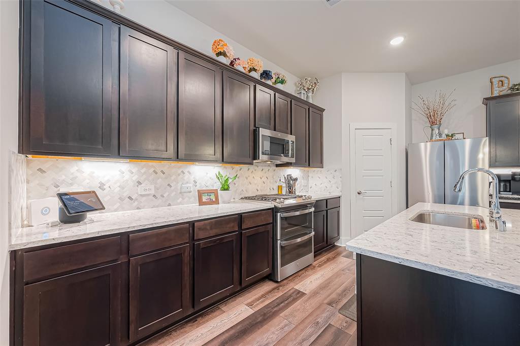 9817 N Goshawk Trail, Conroe, Texas image 13