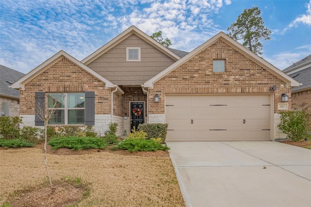 9817 N Goshawk Trail, Conroe, Texas image 1