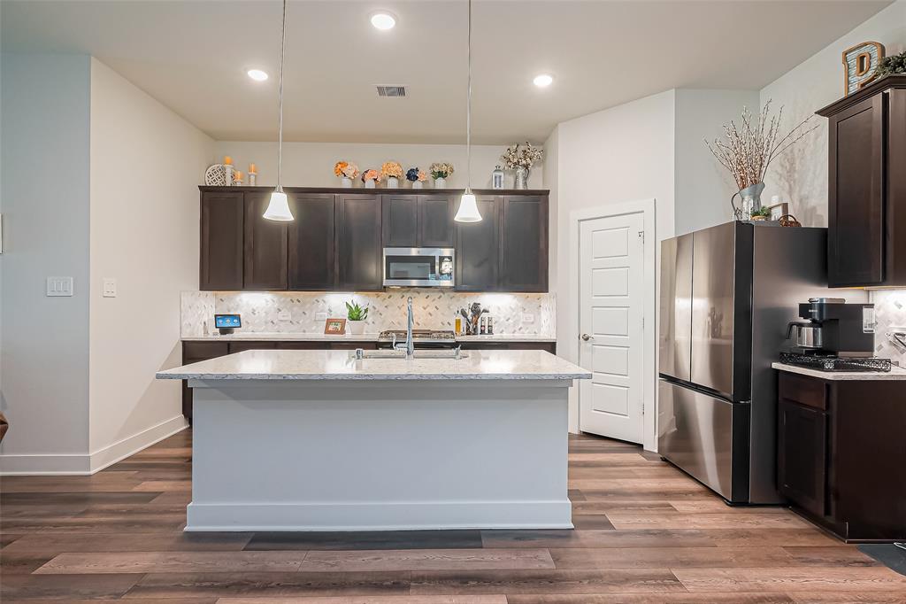 9817 N Goshawk Trail, Conroe, Texas image 12