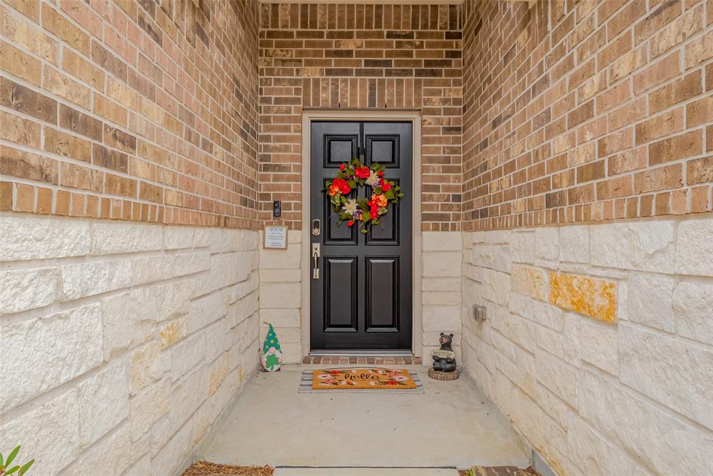 9817 N Goshawk Trail, Conroe, Texas image 3
