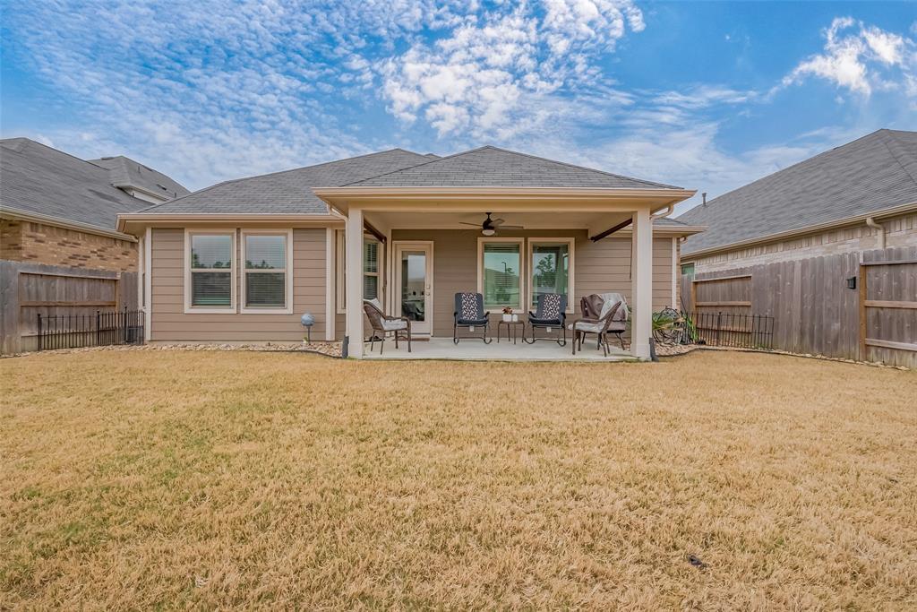 9817 N Goshawk Trail, Conroe, Texas image 37