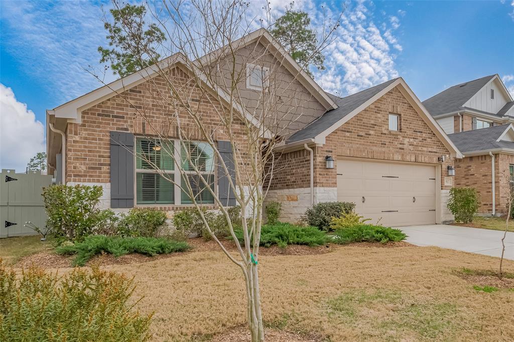 9817 N Goshawk Trail, Conroe, Texas image 2