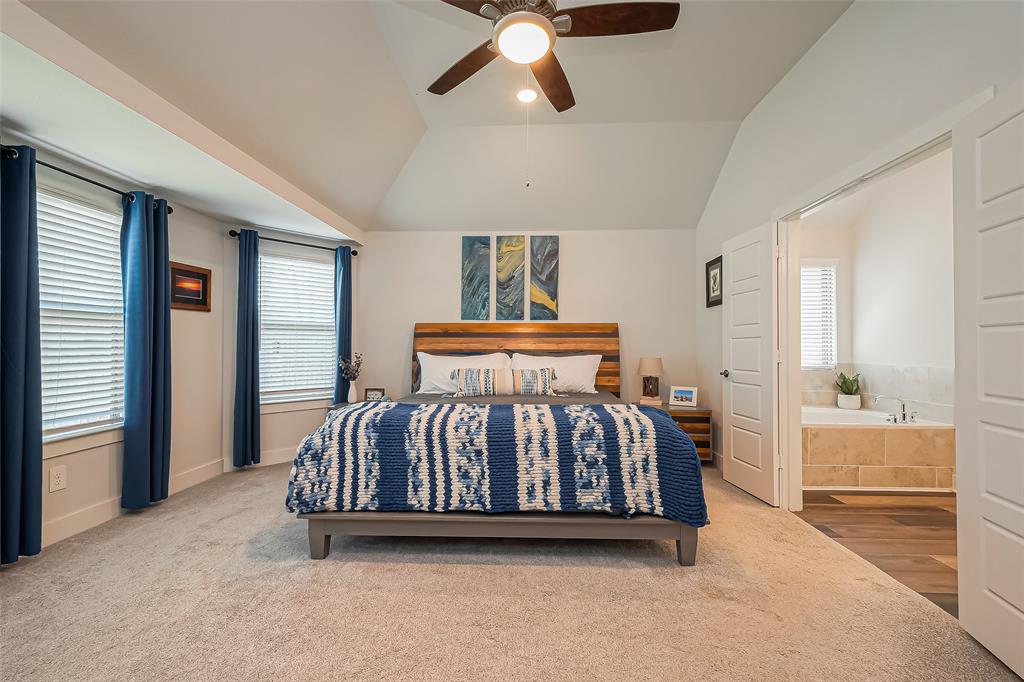 9817 N Goshawk Trail, Conroe, Texas image 20