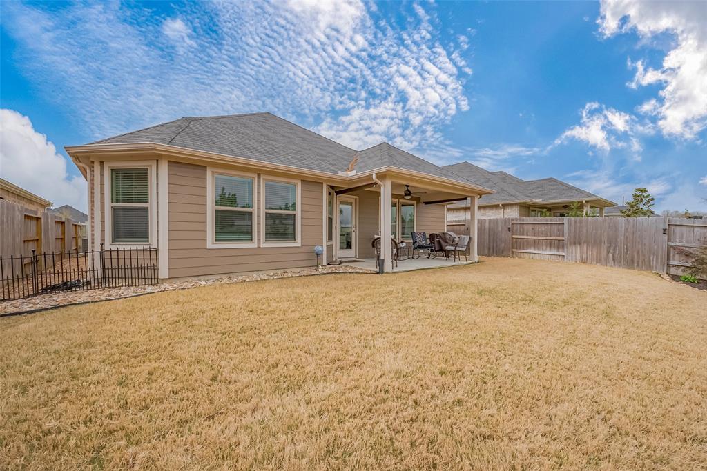 9817 N Goshawk Trail, Conroe, Texas image 38