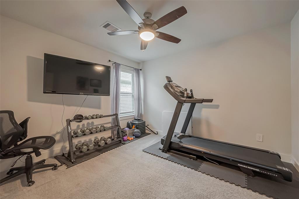 9817 N Goshawk Trail, Conroe, Texas image 32