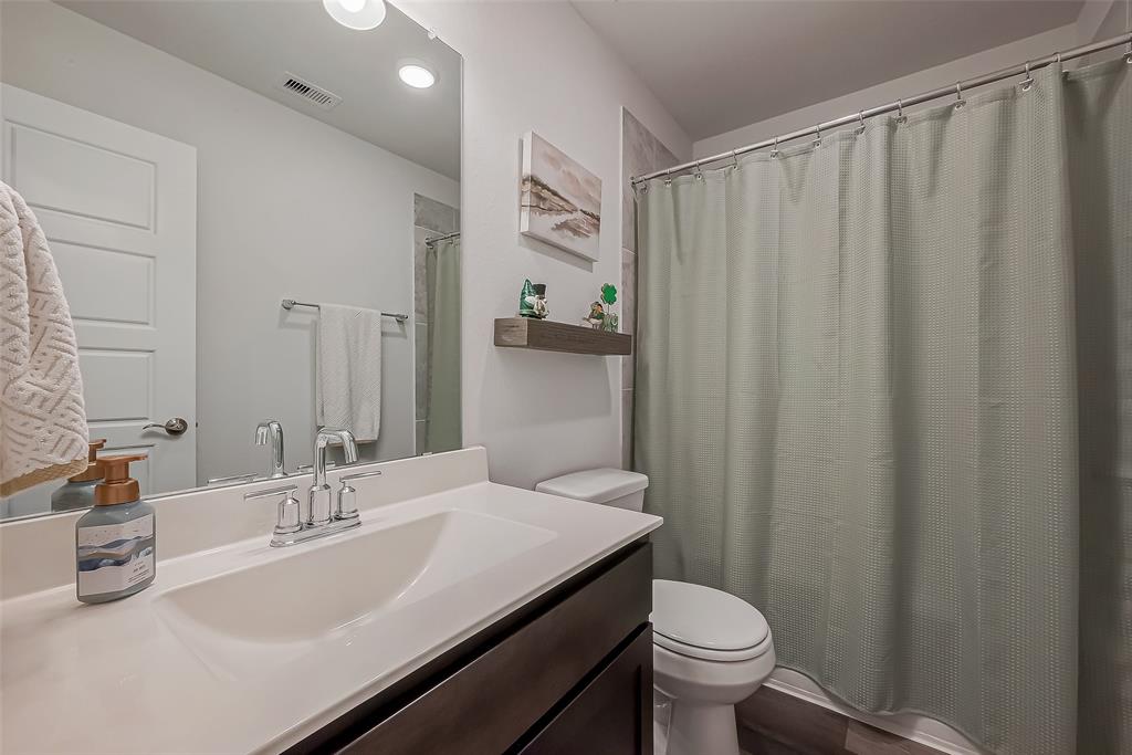 9817 N Goshawk Trail, Conroe, Texas image 31