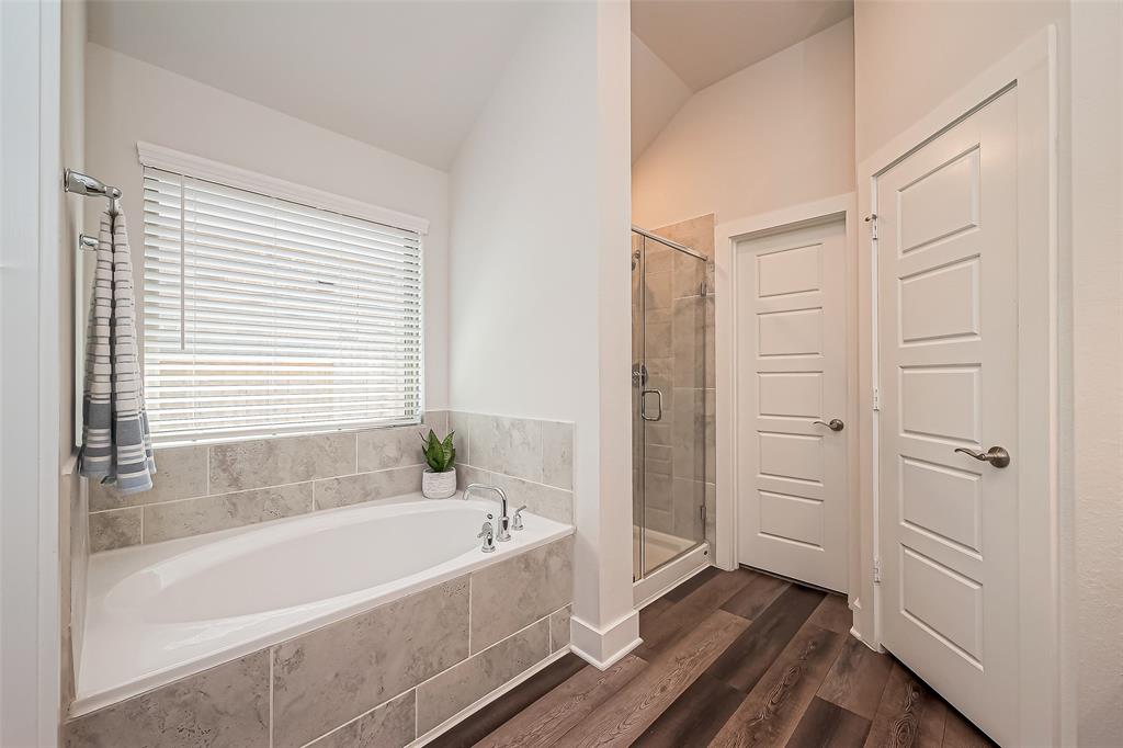 9817 N Goshawk Trail, Conroe, Texas image 24