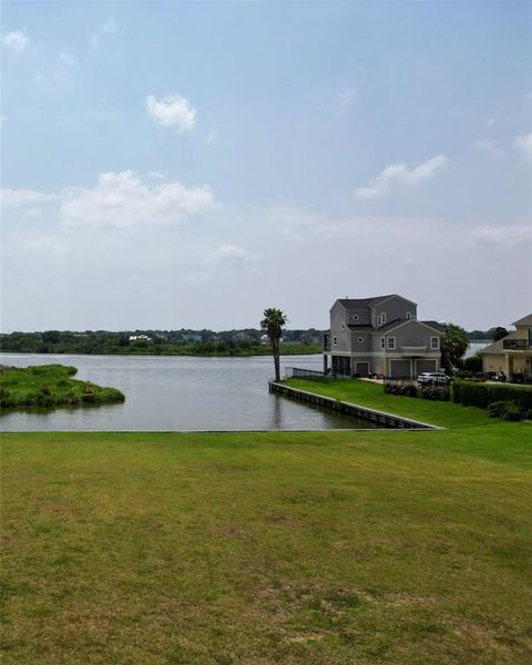 923 Davis Road League City TX 77573