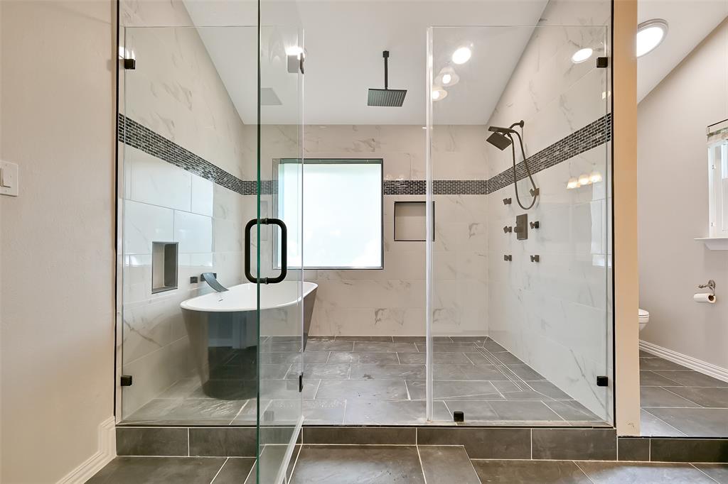 2909 Tower Bridge Court, Pearland, Texas image 9