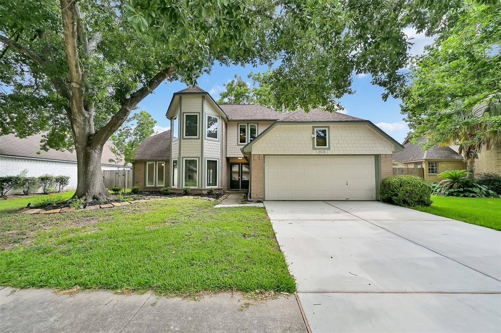 2909 Tower Bridge Court, Pearland, Texas image 1