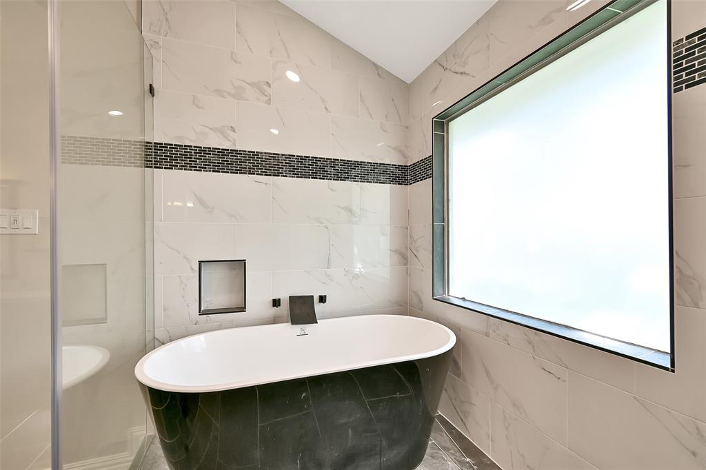 2909 Tower Bridge Court, Pearland, Texas image 10