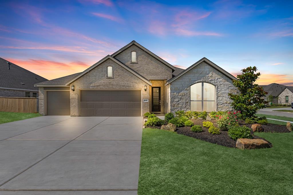 9639 Sterling Arbor Drive, Baytown, Texas image 1