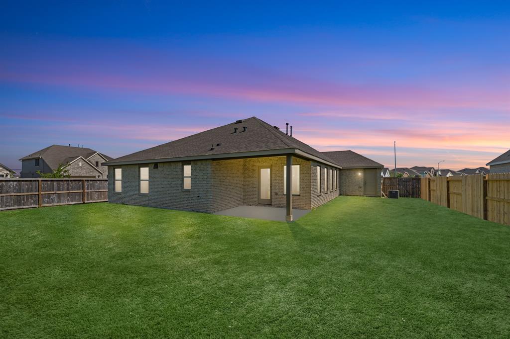 9639 Sterling Arbor Drive, Baytown, Texas image 25