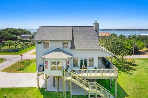 Photo of 1342 10th Street, Dickinson, TX 77539 (MLS # 84493715)