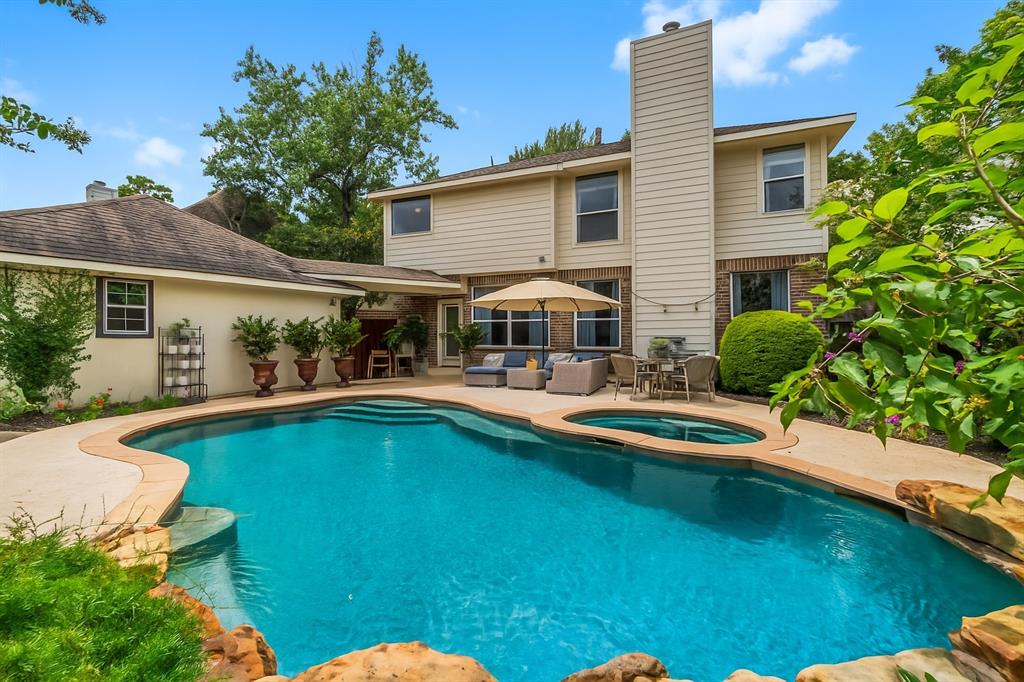 38 Canoe Birch Place