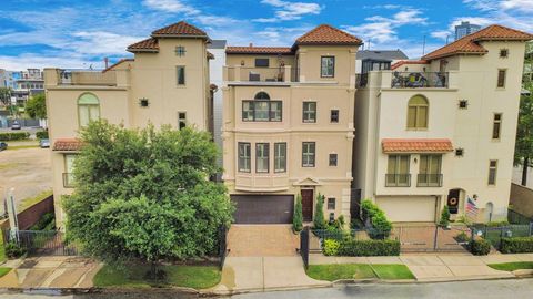 2008 Helena Street Houston TX 77002