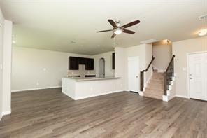 5426 James Michael Drive, Rosharon, Texas image 3