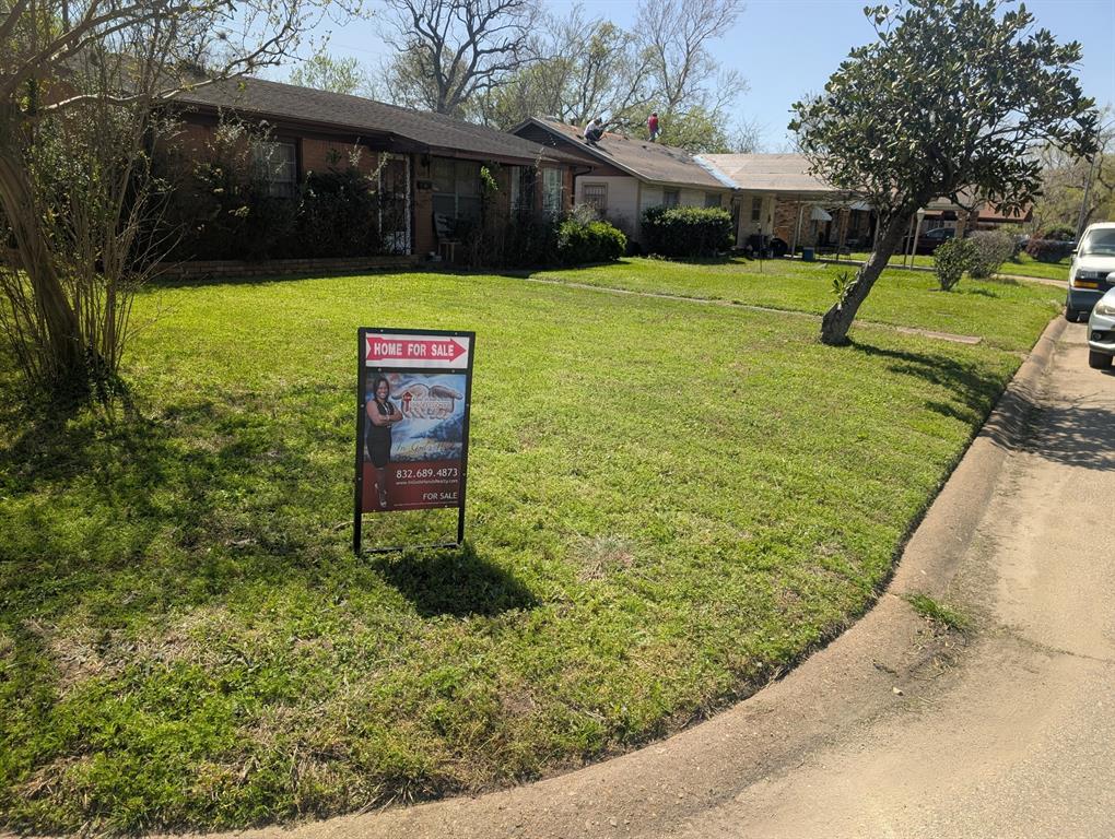 2504 4th Street, Galena Park, Texas image 2