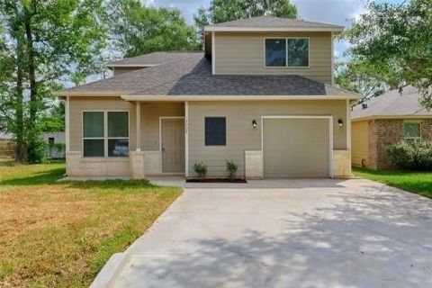 1109 Yellowstone River Rd Conroe TX 77316