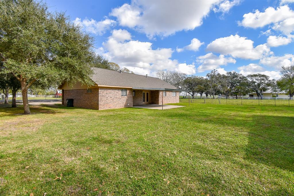 912 Spruce Avenue, El Campo, Texas image 29