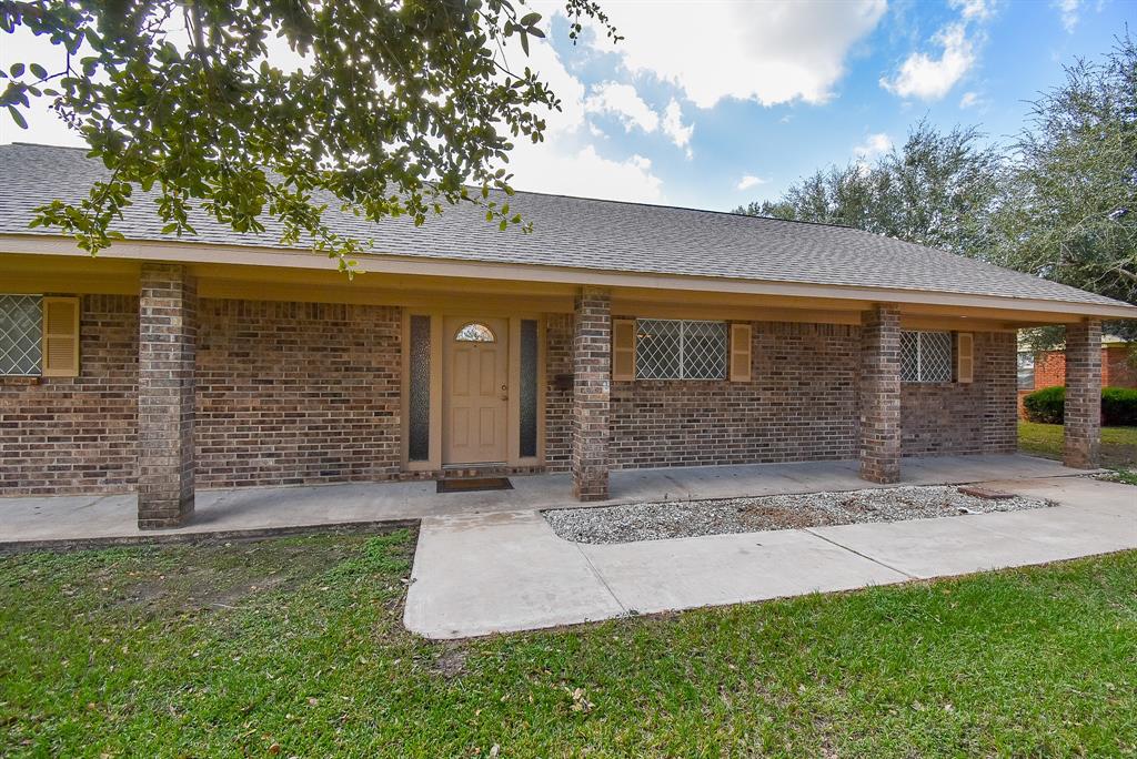 912 Spruce Avenue, El Campo, Texas image 3