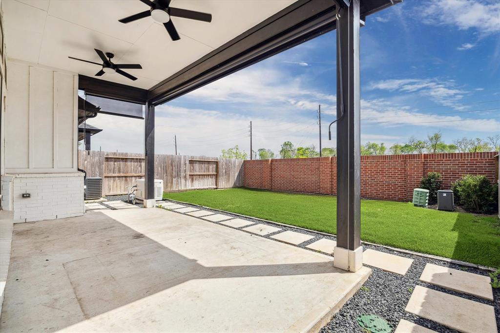 10210 Water Harbor Drive, Missouri City, Texas image 31