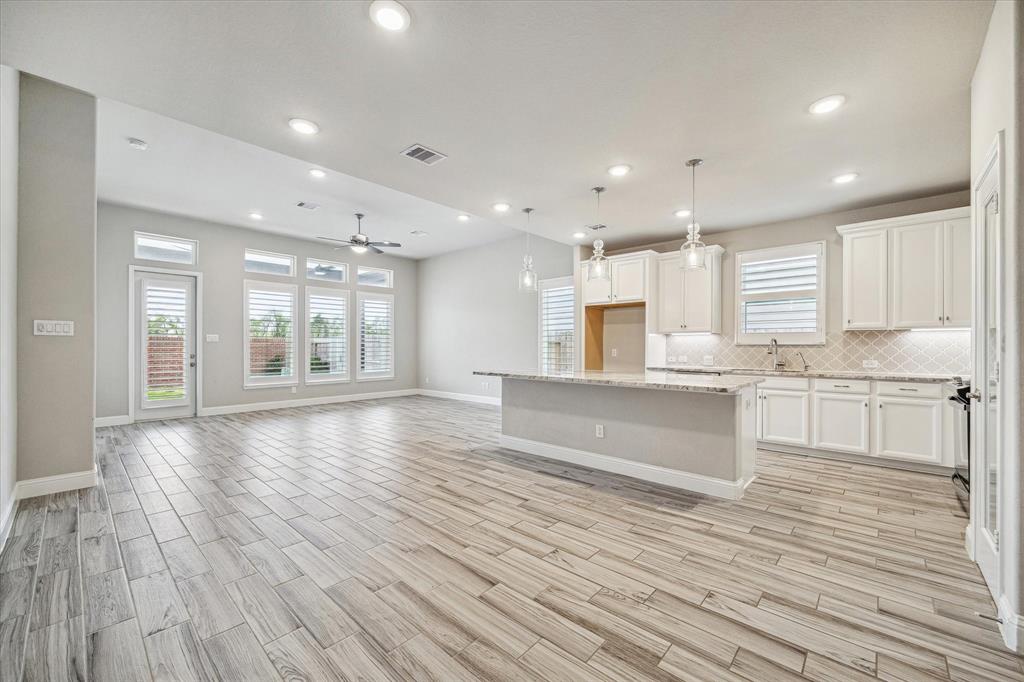 10210 Water Harbor Drive, Missouri City, Texas image 4