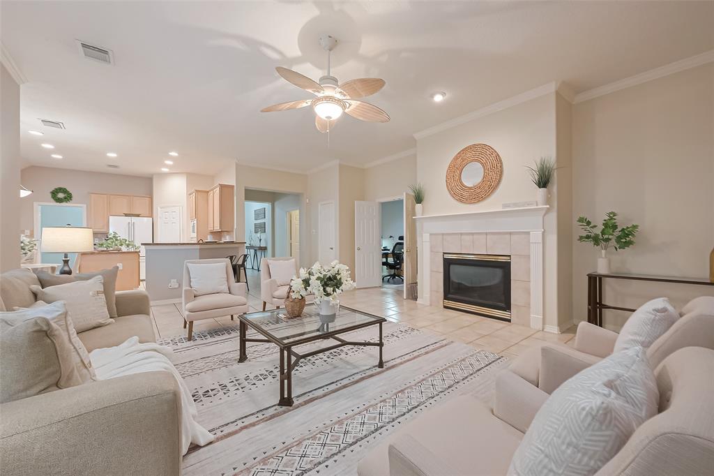 306 Lago Vista Street, Kemah, Texas image 12