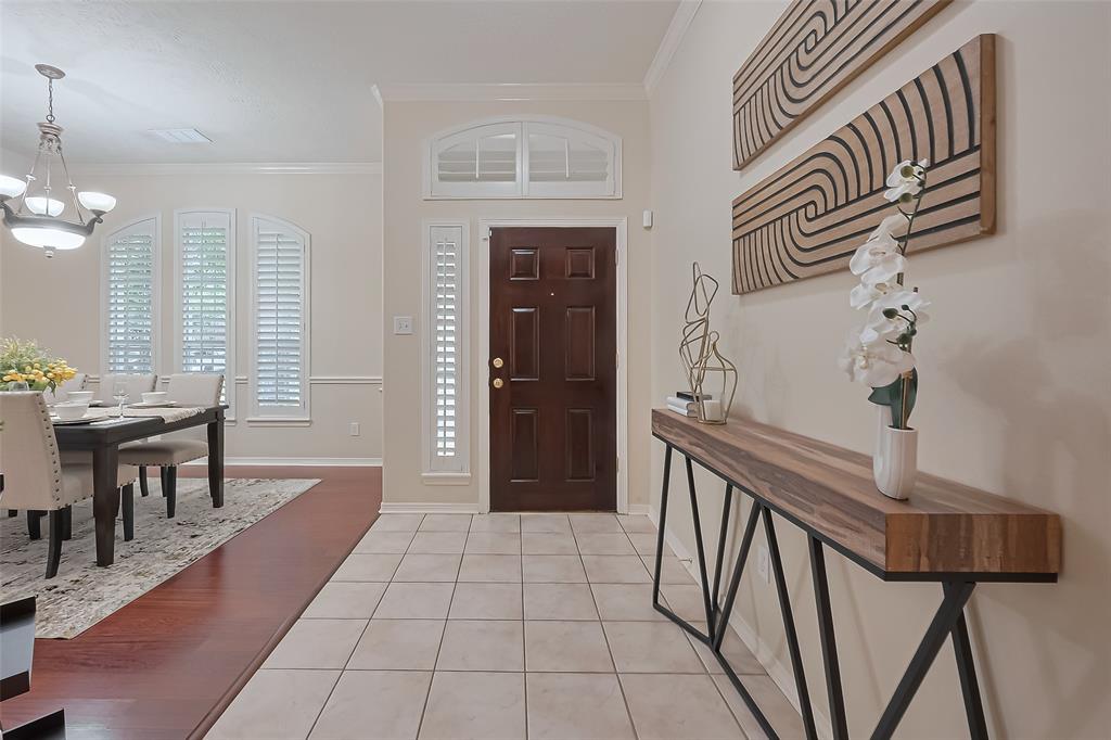 306 Lago Vista Street, Kemah, Texas image 5