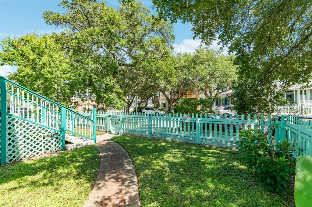3223 Bernardo De Galvez Avenue, Galveston, Texas image 4