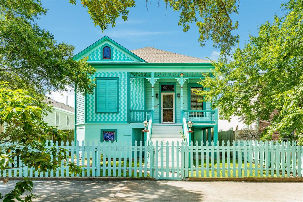 3223 Bernardo De Galvez Avenue, Galveston, Texas image 1