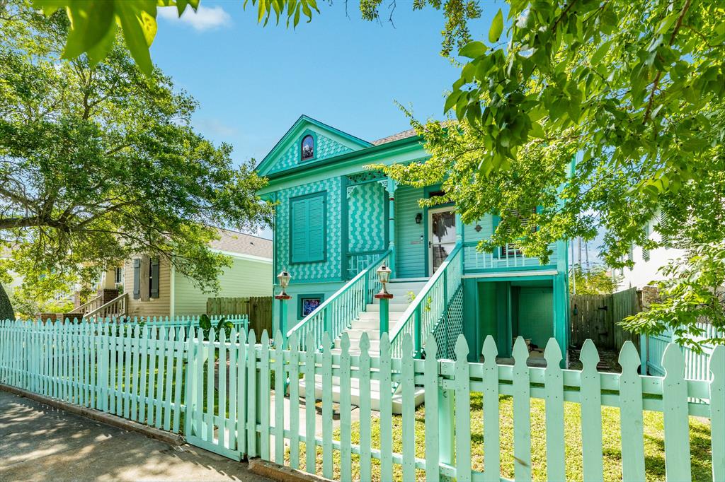 3223 Bernardo De Galvez Avenue, Galveston, Texas image 2