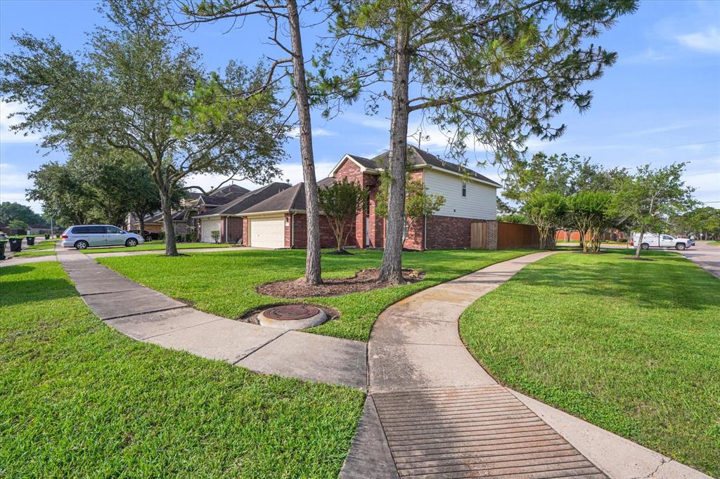 2702 Argos Drive, Missouri City, Texas image 2