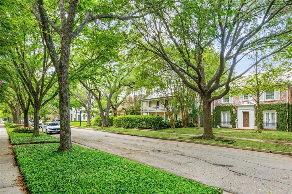 2218 Dunstan Road, Houston, Texas image 3