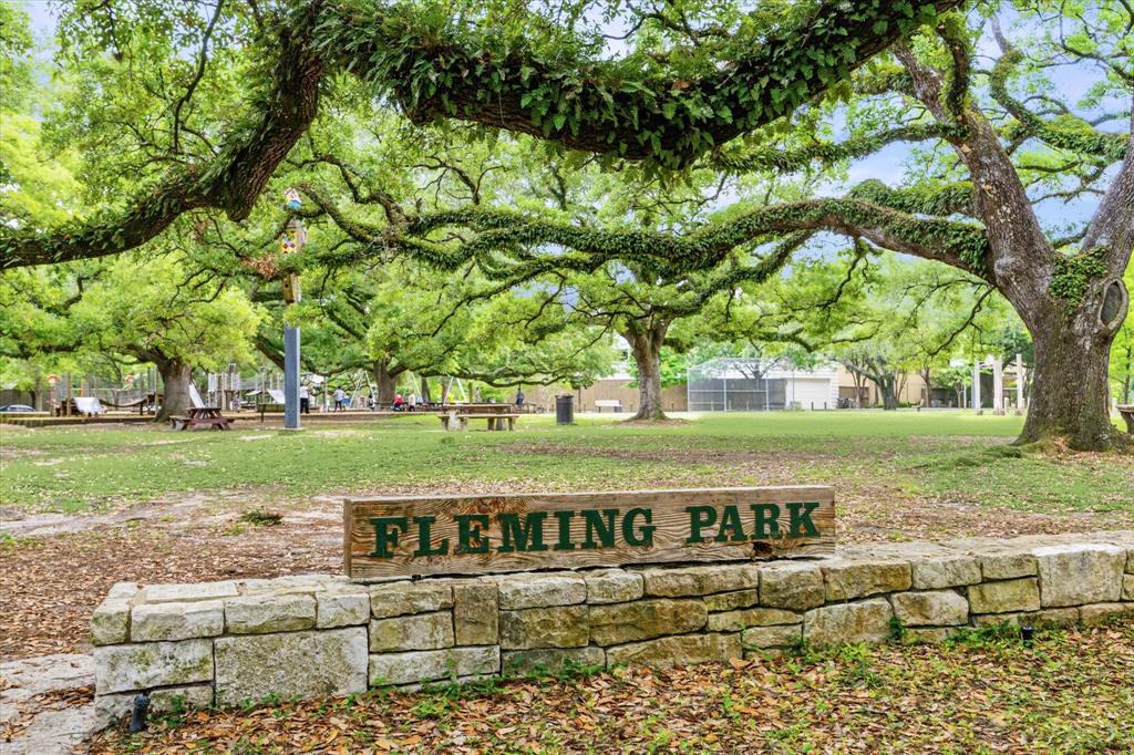 2218 Dunstan Road, Houston, Texas image 4