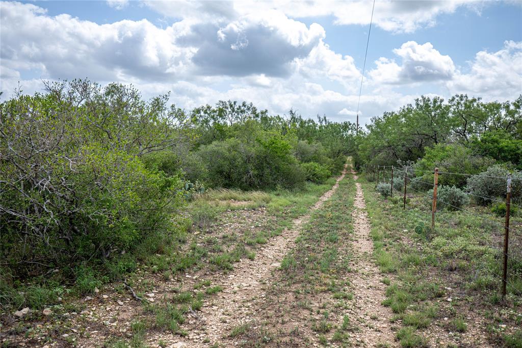 7 North Lane, Uvalde, Texas image 42