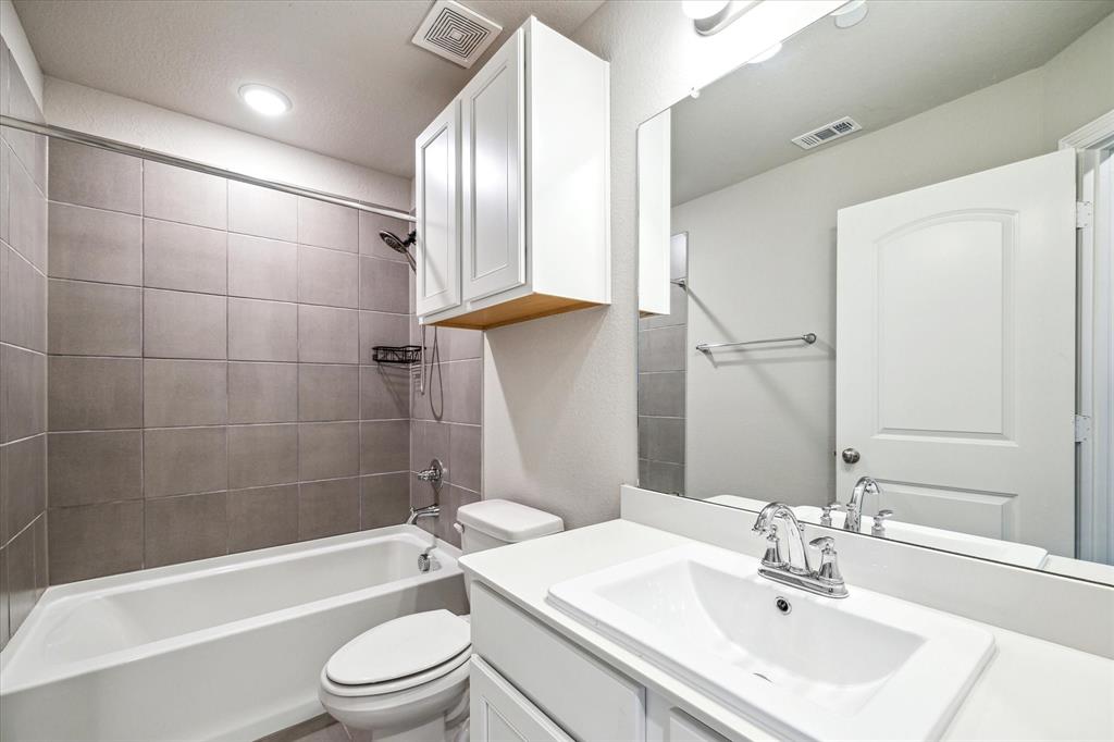 8038 Scanlan Trace, Missouri City, Texas image 12
