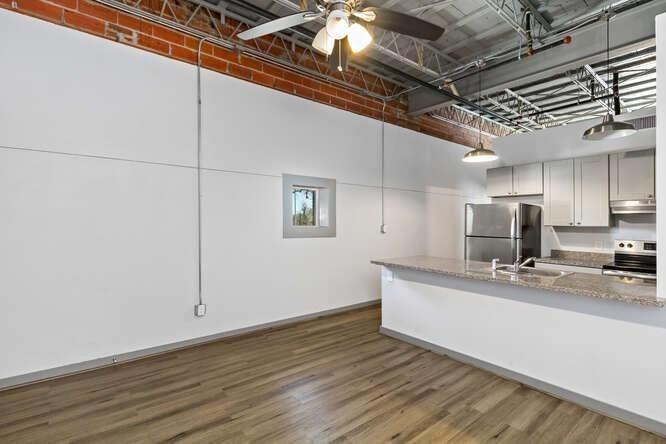 612 W Texas Avenue 222